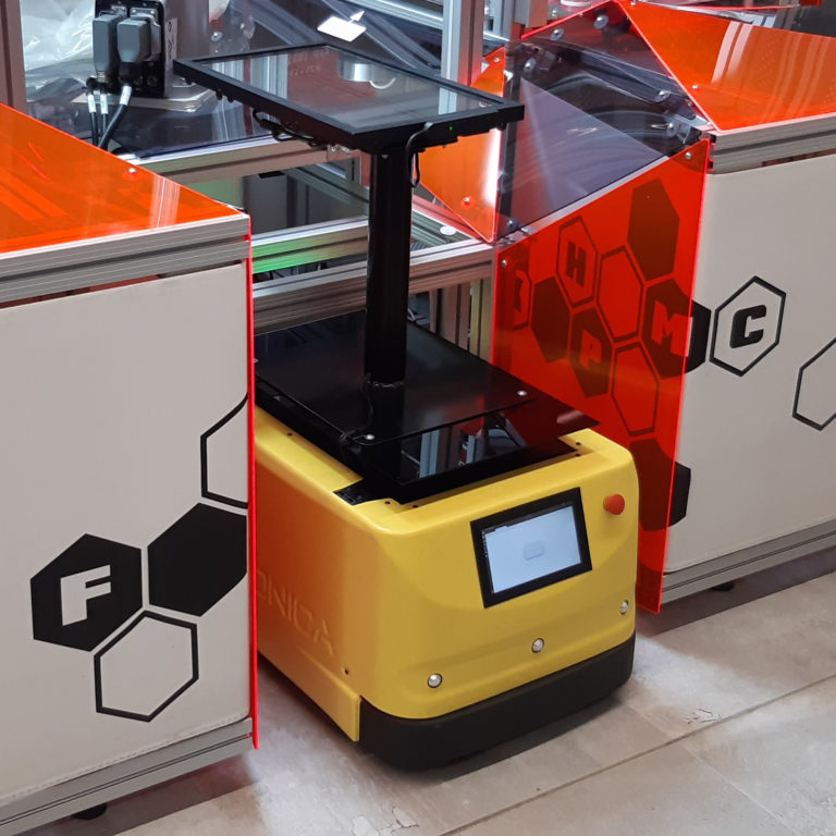 AgiLAB Jobot AGV con software di gestione flotta